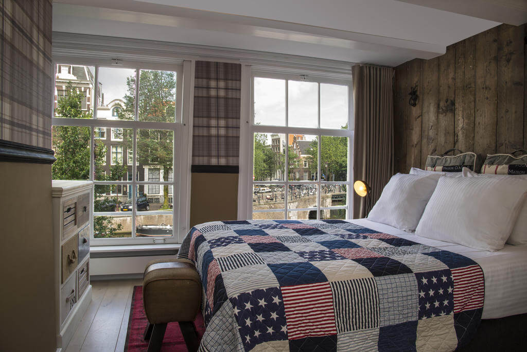 Habitación con vista a los canales de Amsterdam