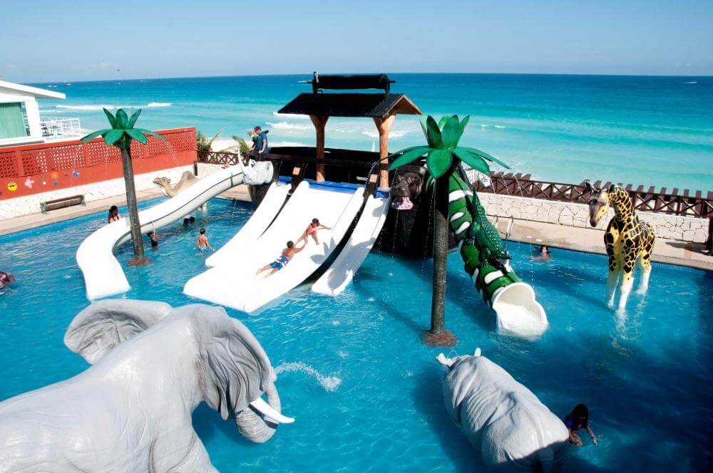 Hotel with slides in Cancun