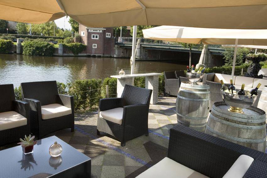 Wyndham Apollo Hotel Amsterdam con vista al canal