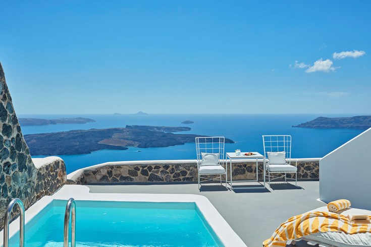 Hotel en Santorini con piscina privada y vistas a la caldera