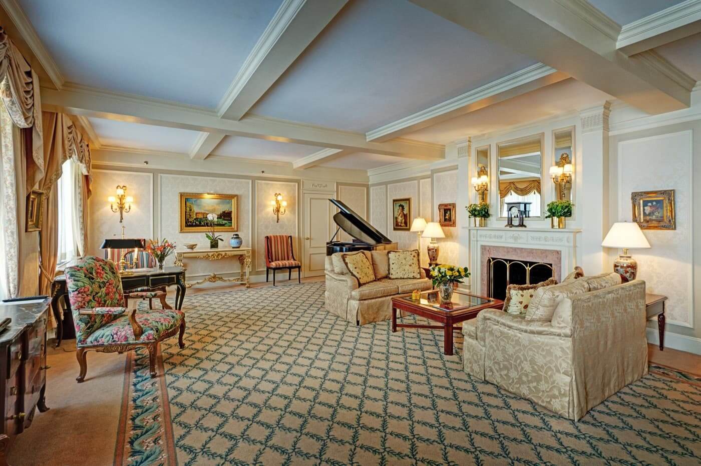 Hotel en New York con piano en la habitación