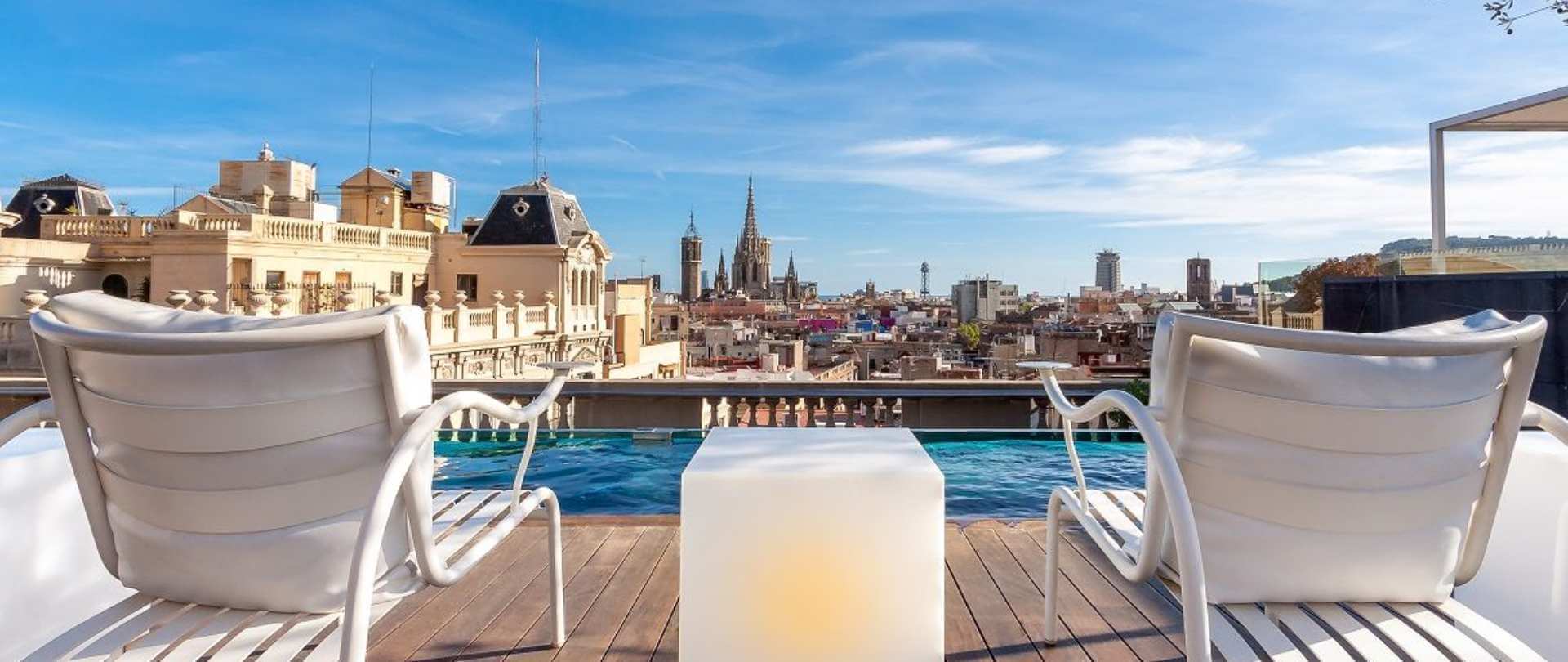 Hotel en Barcelona con piscina en la azotea