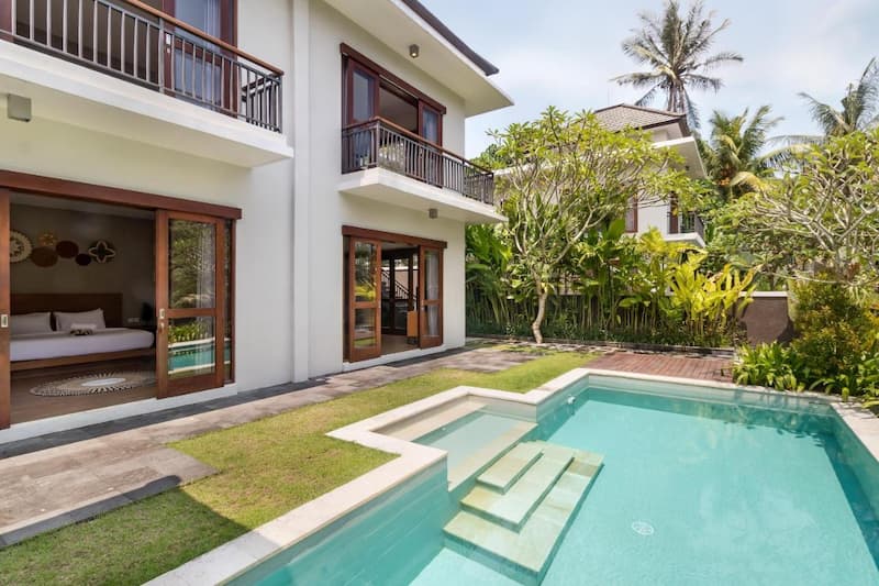 Piscina privada del hotelmAnnupuri Villas Bali