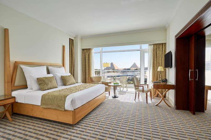 Vista a las piramides desde el hotel Steigenberger Pyramids Cairo