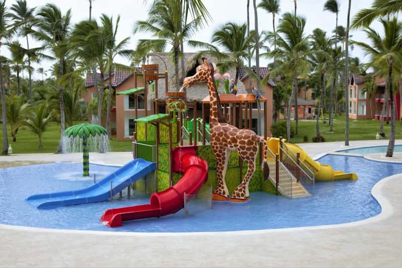 Juegos de agua para niños en el hotel Tropical Deluxe Princess